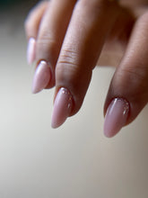 Carica l'immagine nel visualizzatore di Gallery, Prenotazione MANICURE RUSSA AVANZATA CON GEL