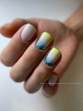 Carica l'immagine nel visualizzatore di Gallery, Prenotazione MANICURE RUSSA AVANZATA CON GEL