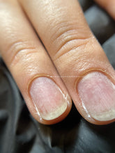 Carica l'immagine nel visualizzatore di Gallery, Corso MANICURE RUSSA CON FRESA E SEMIPERMANENTE CON RINFORZO