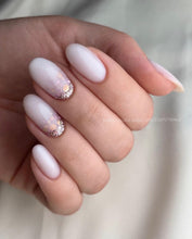 Carica l'immagine nel visualizzatore di Gallery, Corso MANICURE RUSSA CON FRESA E SEMIPERMANENTE CON RINFORZO
